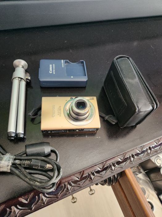 Cameră foto-video compactă CANON IXUS 80 is,perfect funcțională.