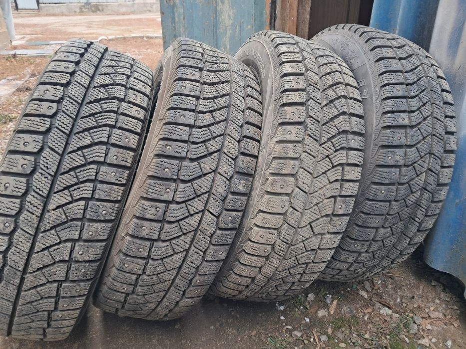 Продам шипы зимний шины р14
