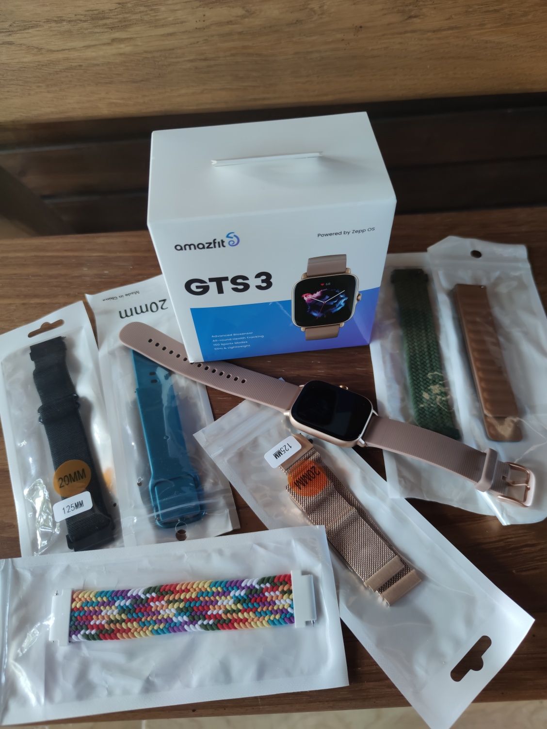 Ceas smartwatch Amazfit GTS 3, Terra Rosa+6 brățări cadou