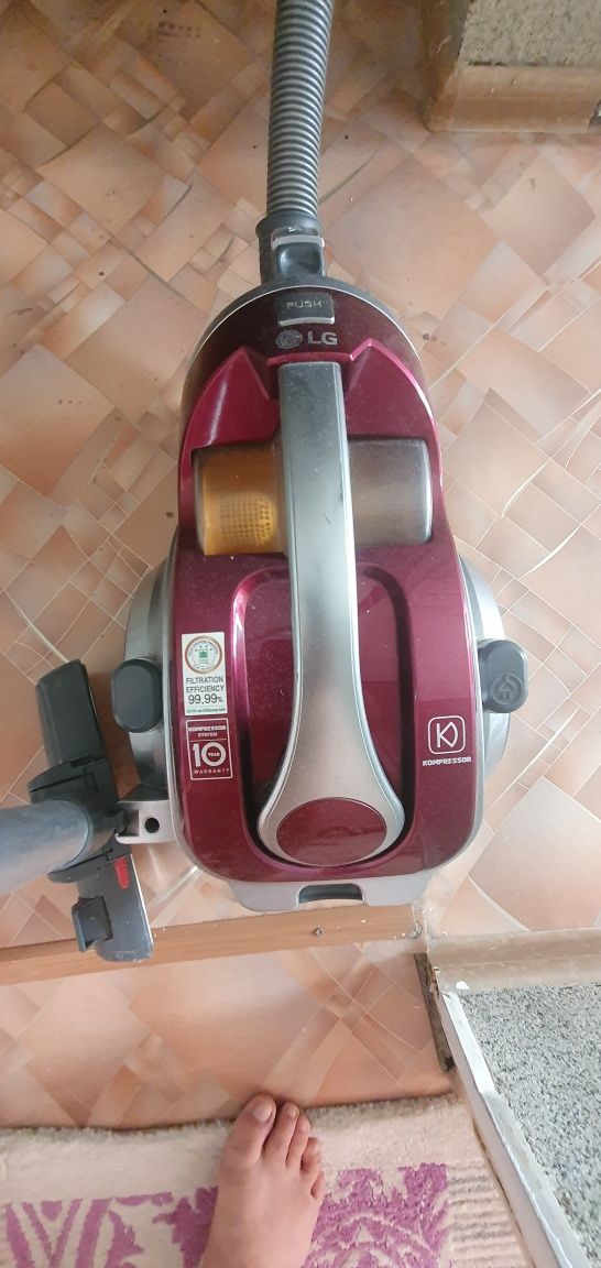 Продам пылесос lg