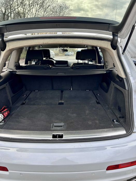 Продавам Audi Q7