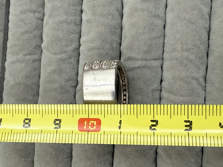 Inel din argint si pietre