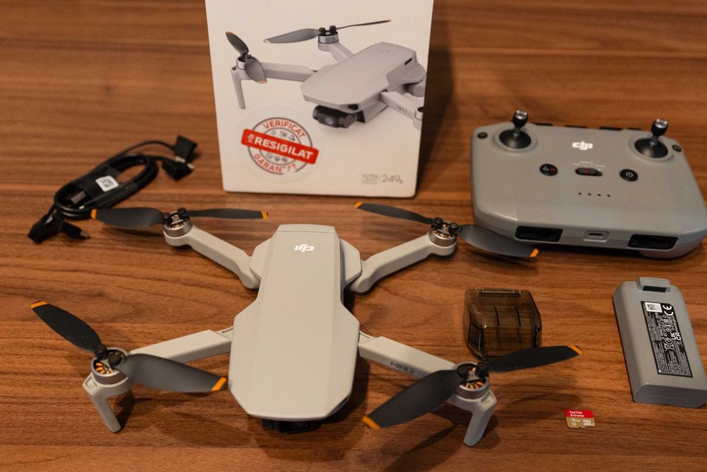 DJI Mini 2 SE + 1 acumulator și card SanDisk 16GB