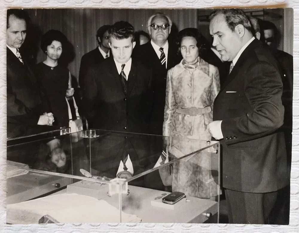 Fotografie de coelctie Nicolae Ceausescu si Elena in vizita de lucru