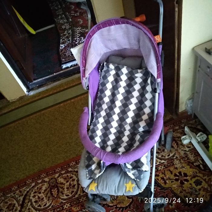 Продам две коляски.