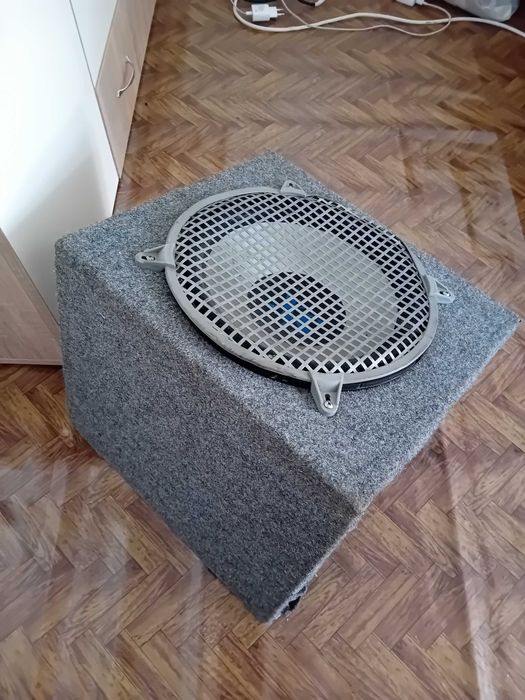 Vând   Subwoofer