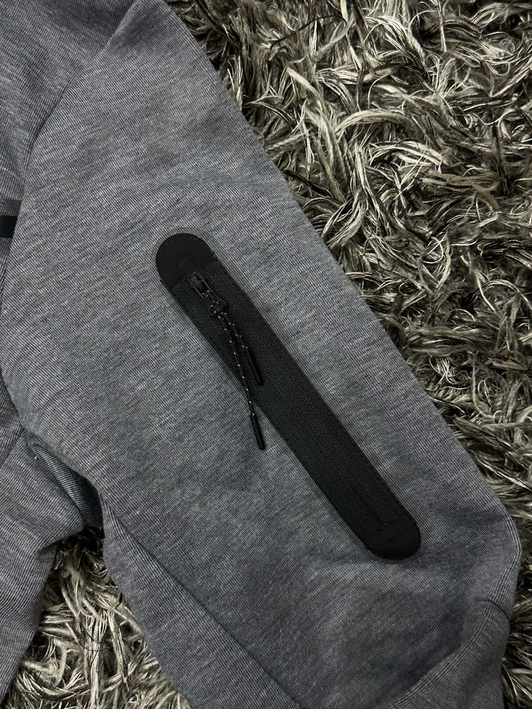 Tech Fleece Gri