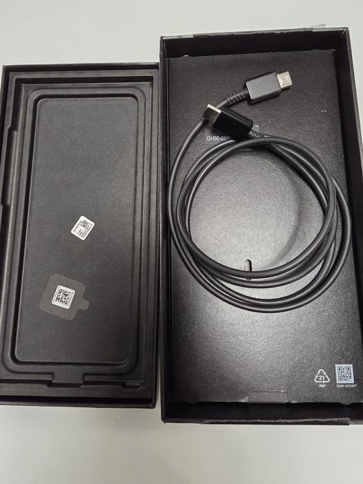 Samsung S24 Ultra , 512 GB + гаранция до 20.02.2026