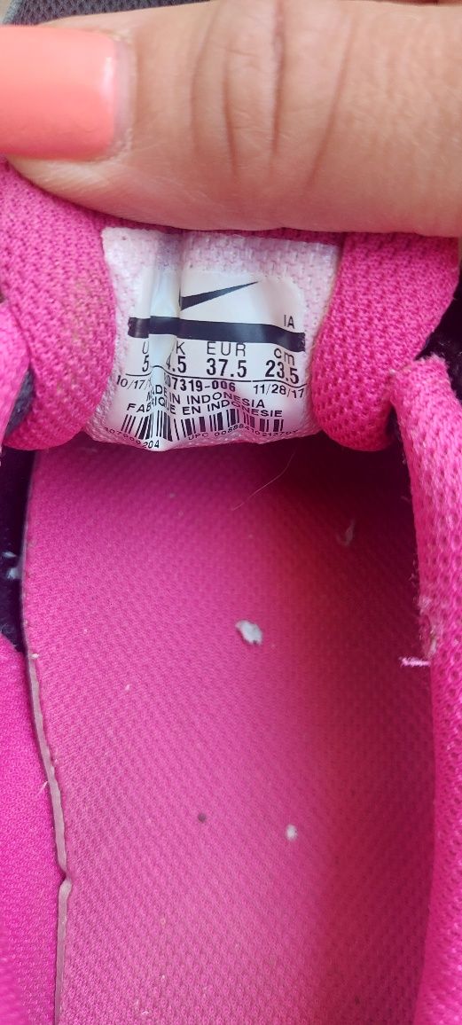 Маратонки Nike 36  и 1/2