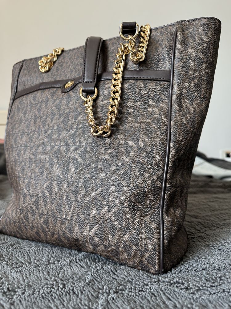 Geantă Michael Kors originală. Model cu lanțurii aurii- Dama/ elegant.