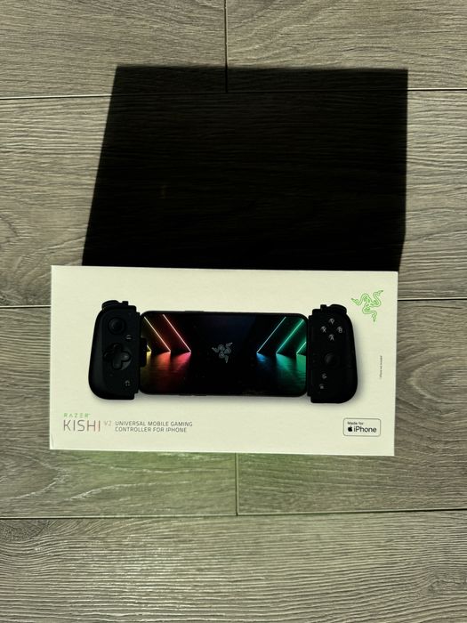 Геймпад для iphone айфона, Razer Kishi v2