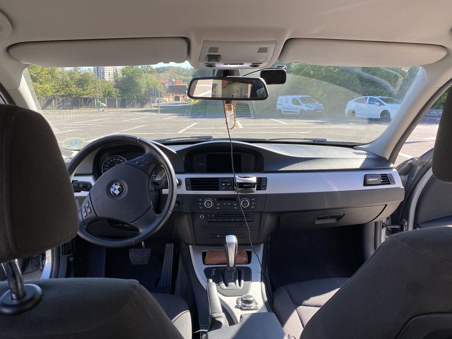 Bmw seria 3 e91 318d an 2012