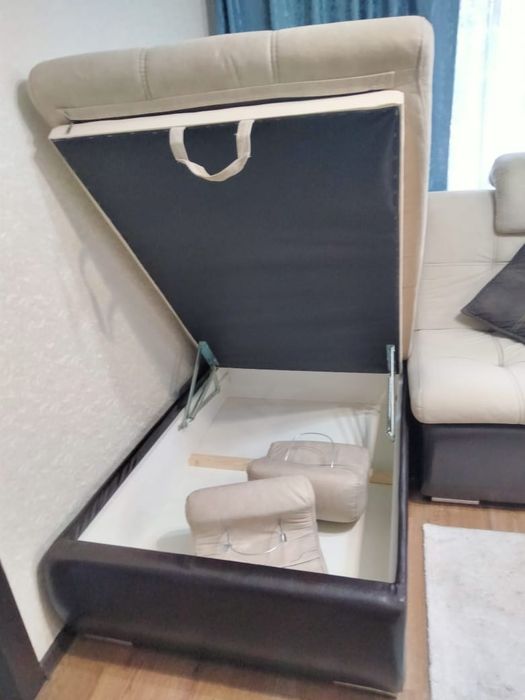 Угловой диван. В отличном состоянии. Продам.