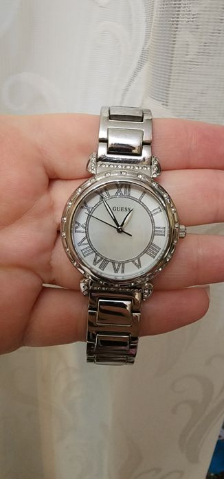 Часы женские Guess оригинал пользованы пару раз