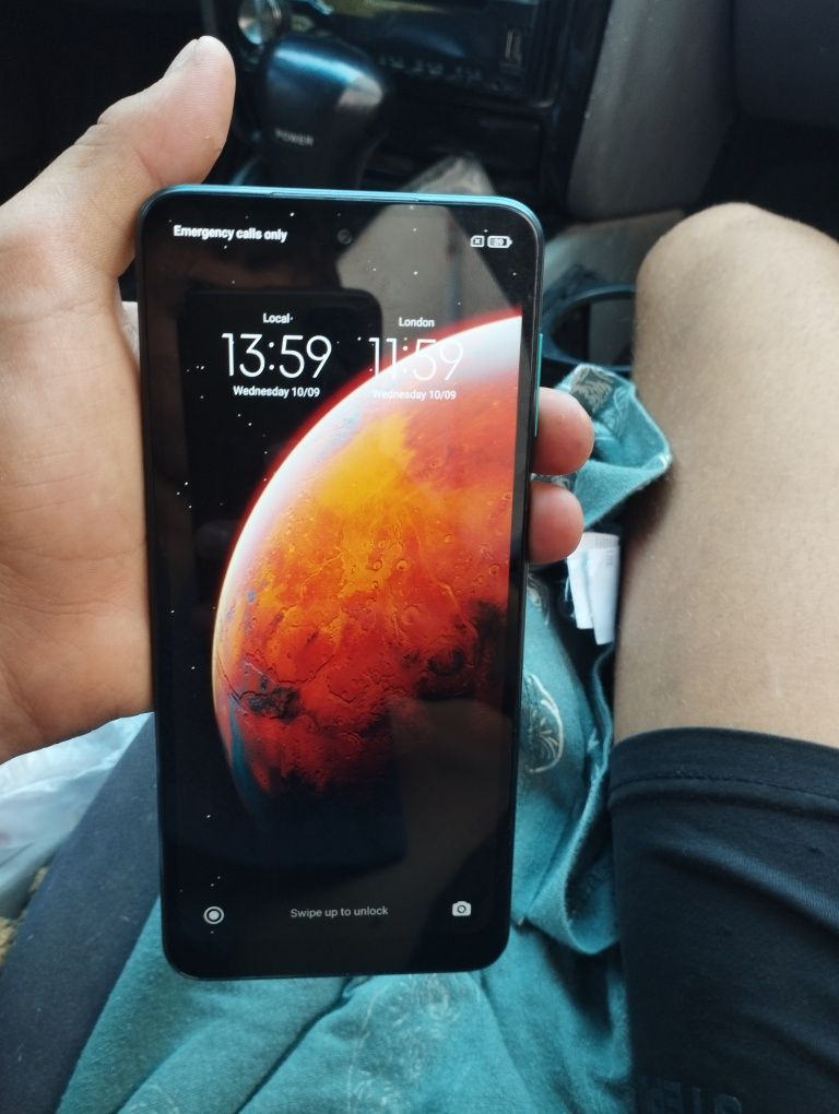 Продавам redmi note 9 pro