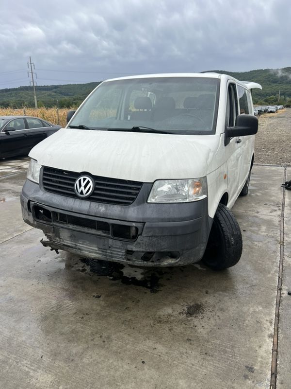 DEZMEMBREZ Piese Auto Volkswagen Vw Transporter T5 Motor 2.5 Diesel Cod AXD Cutie de Viteze Manuala 6 Trepte Bara fata completa Capota Far Portiera fata stanga dreapta Volan pe stanga