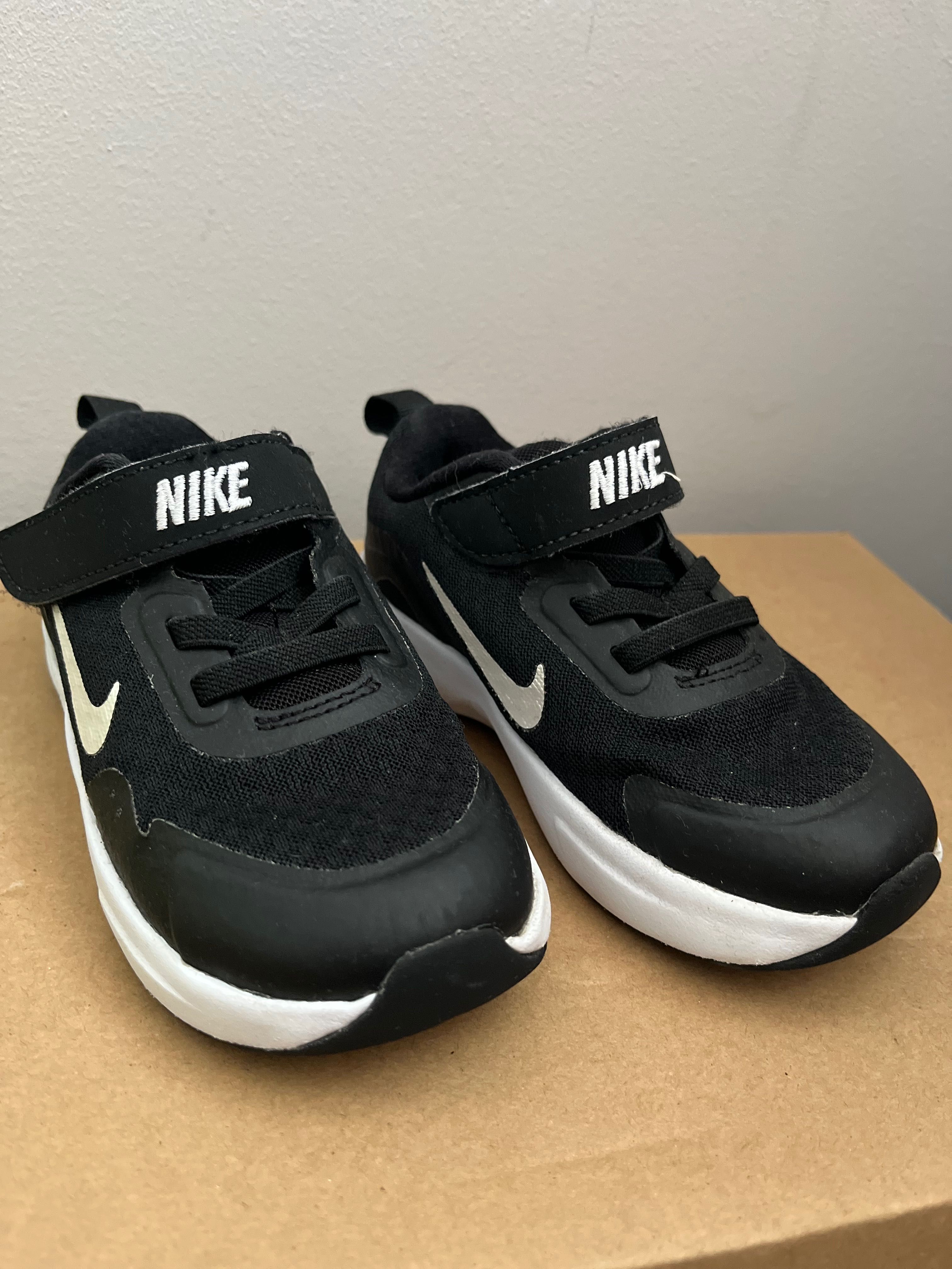 Маратонки Nike 23,5 без забележки, леки и удобни