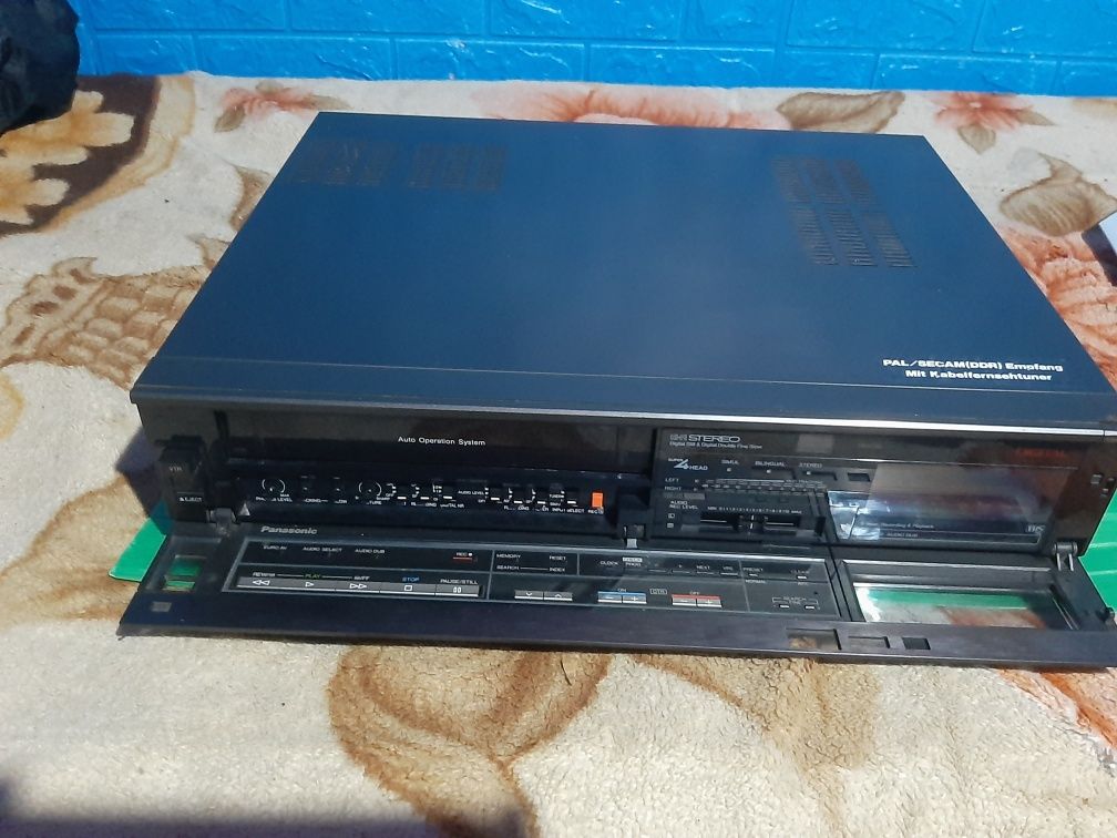 Vând videorecorder panasonic Nv-D80EG stereo în stare bună