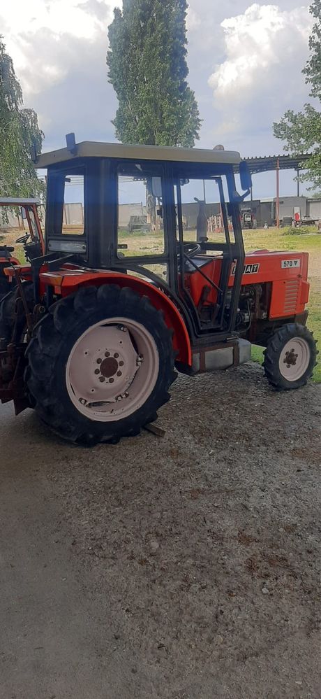 Tractor Fiat 570