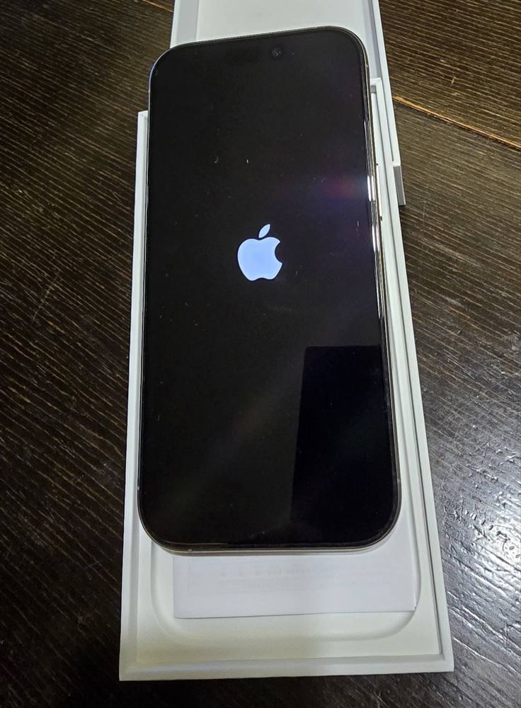iPhone 16 Pro – Чисто нов | 3 години гаранция | Подарък слушалки