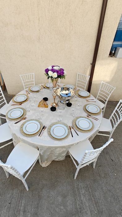 Închiriere mese scaune corturi