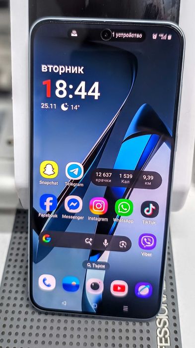 Продавам OnePlus Nord 5