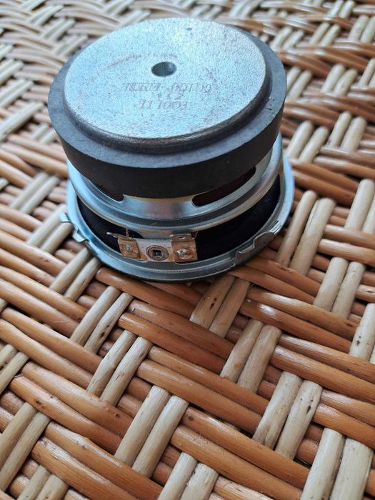 vand 3 difuzoare inalte, 4 ohmi, noi