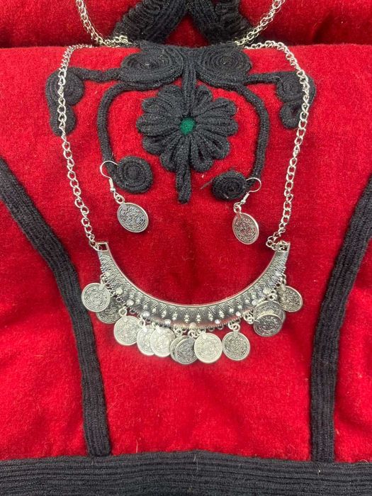 Пендари, накит, колие