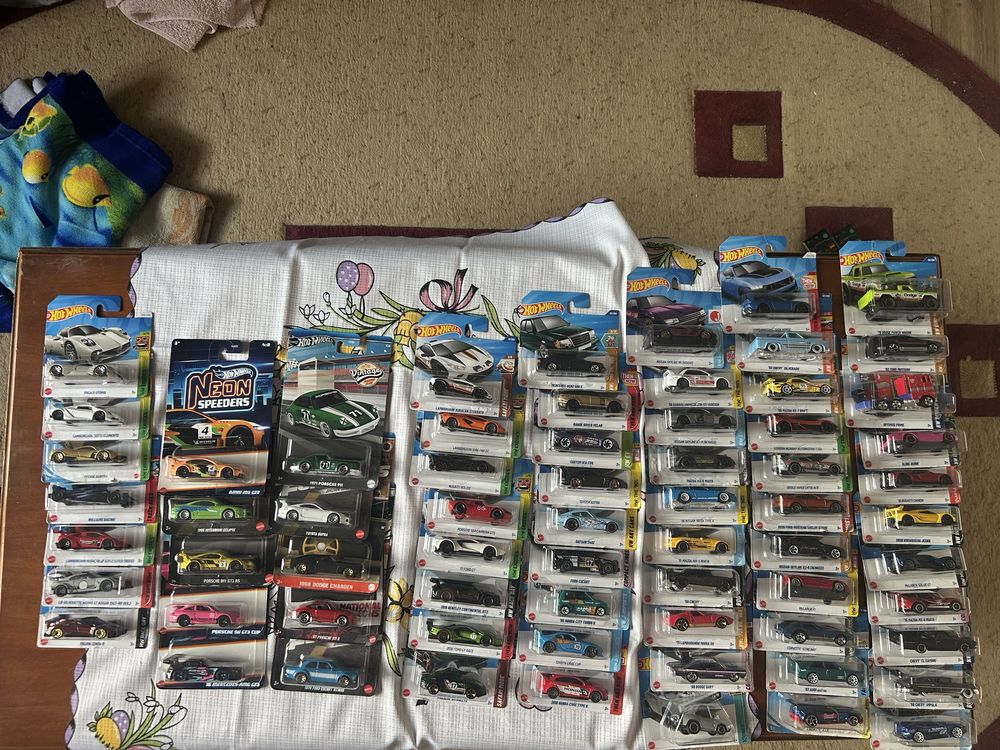 Vand Lot machete Hotwheels