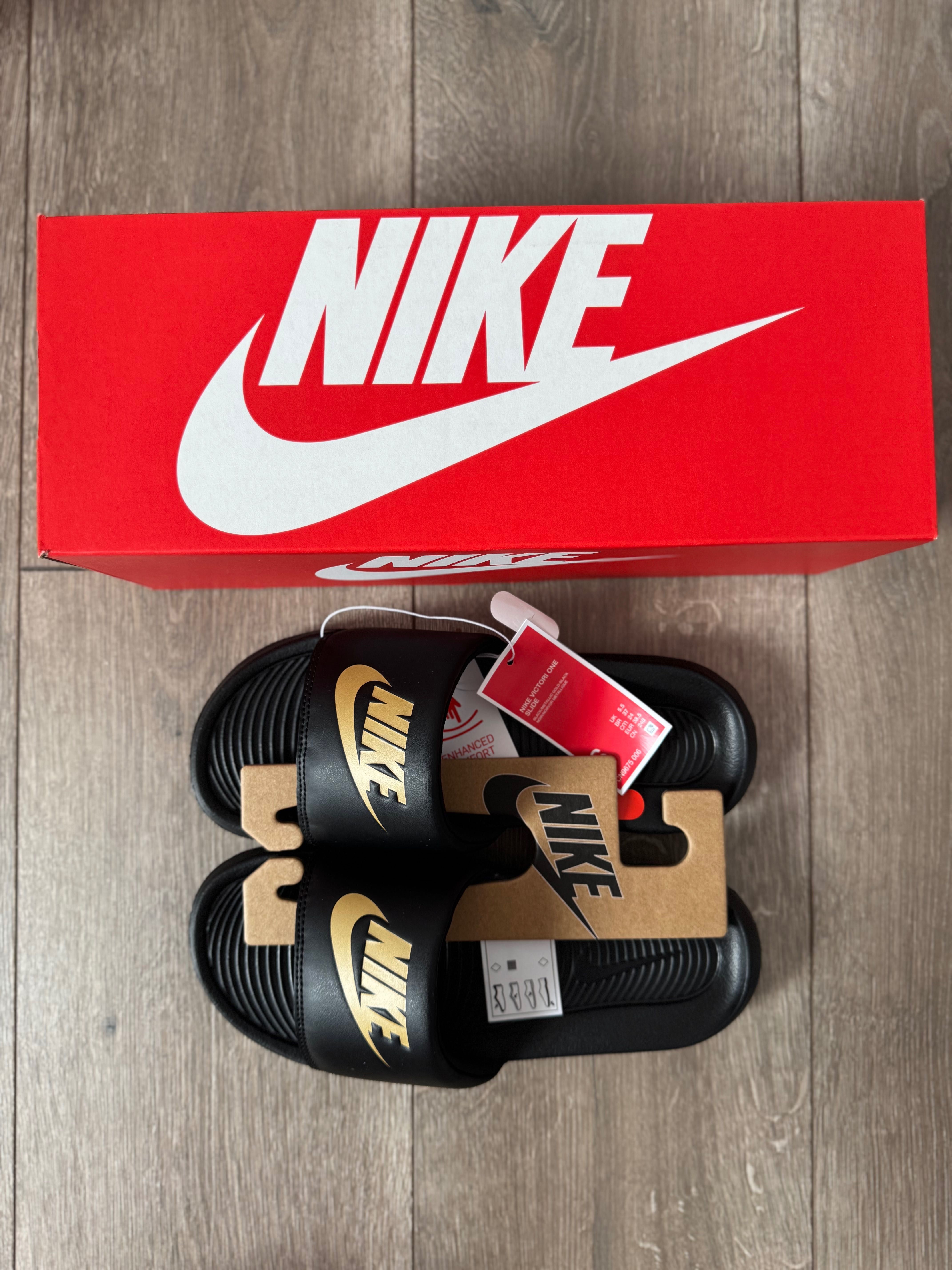 Чехли Nike / 38.5 , 40 и 42.5