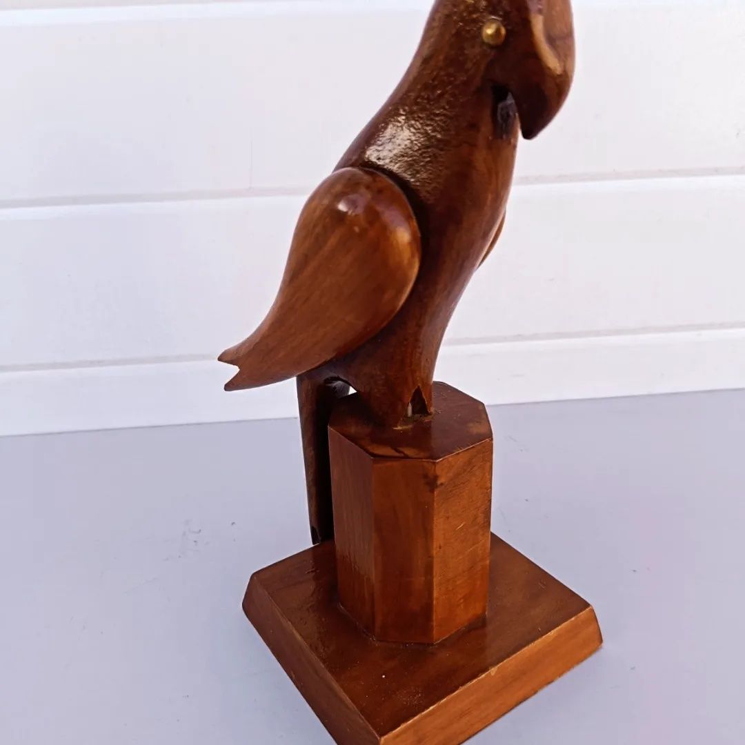 Ретро дървена статуетка на Папагал внос Холандия
Цена 58 лв
