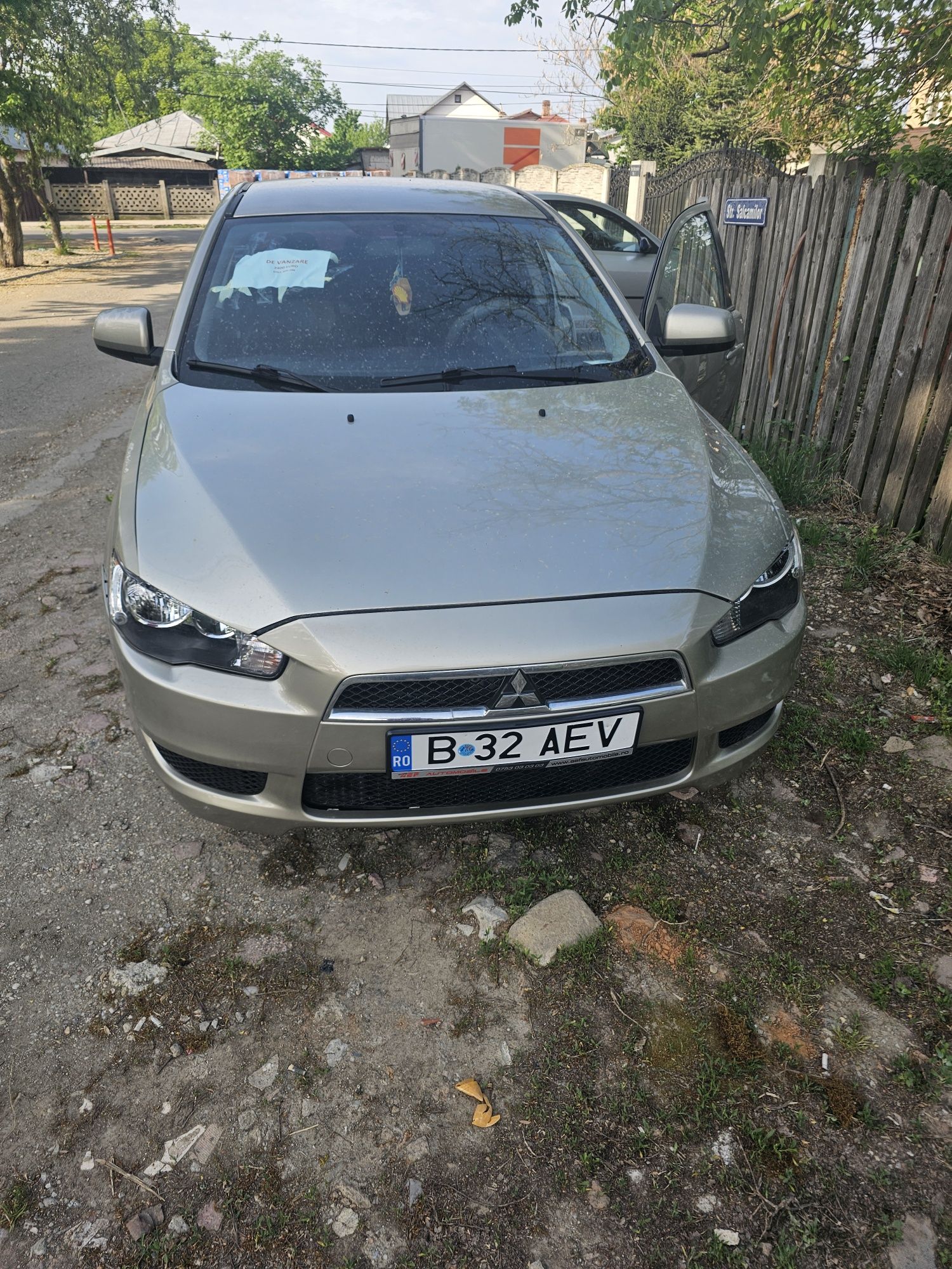 Mitsubishi lencer
