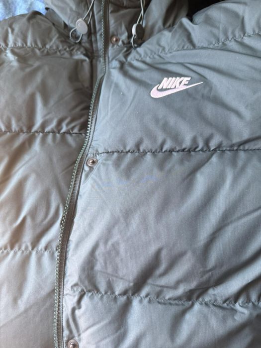 Дамско яке, Nike