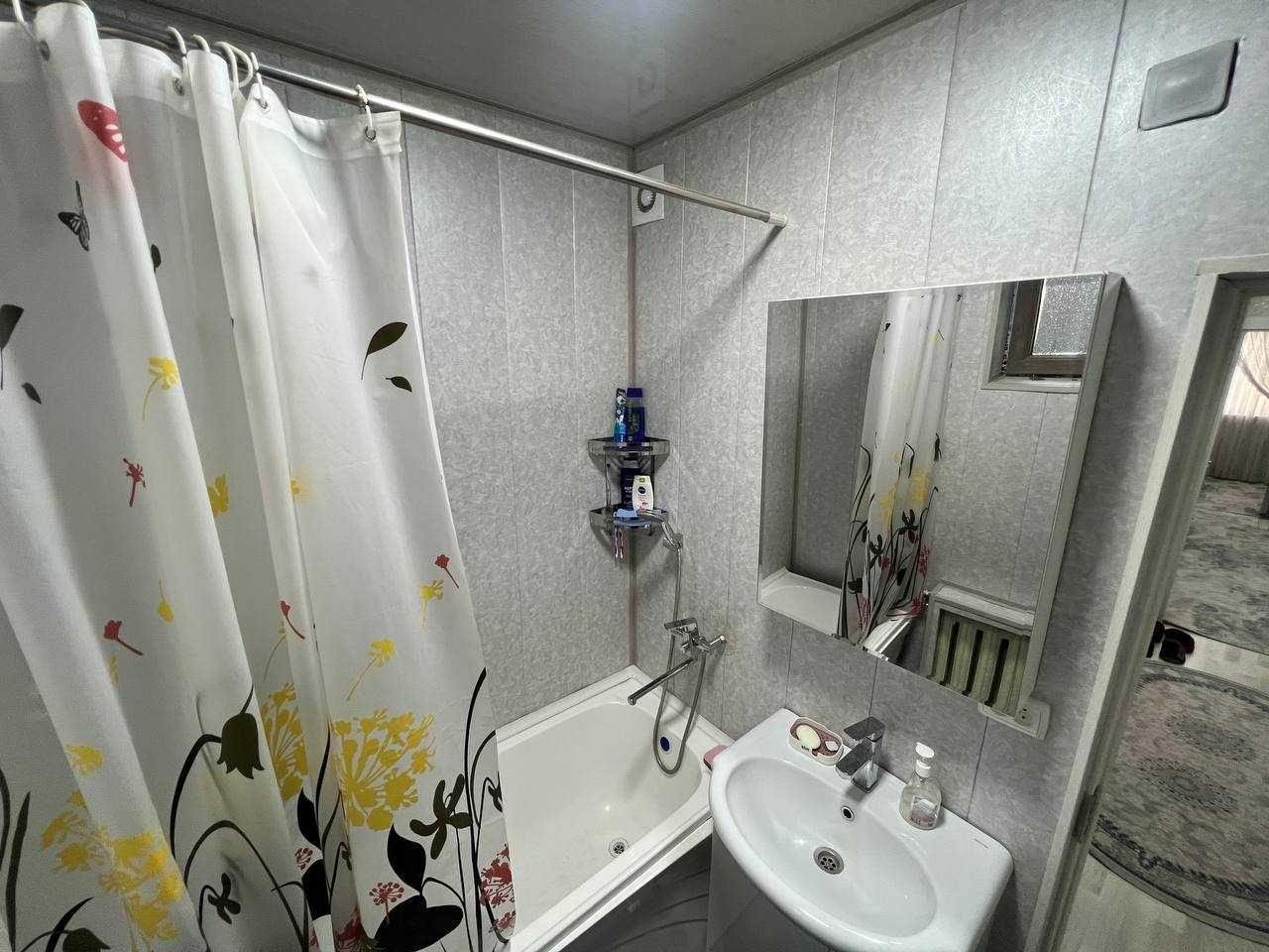 Продам 3х комнатную 77 Серия Наккашлык , метро Чиланзар