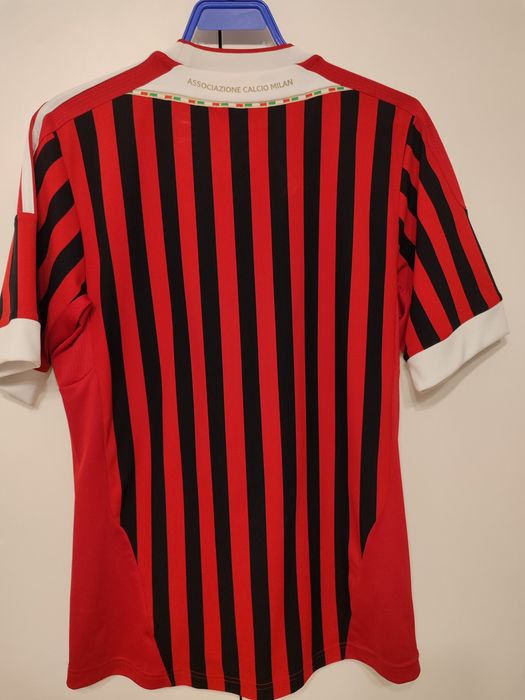 Продавам тениска на Интер и Милан