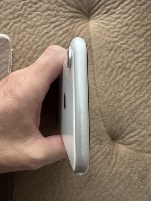 Iphone xr 64gb бял/white