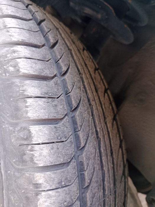 Moshina sotiladi Lada Kalina 11119