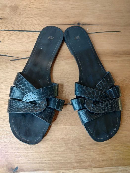 Бежови затворени обувки на ток 7см - 39/40н + ПОДАРЪК чехли