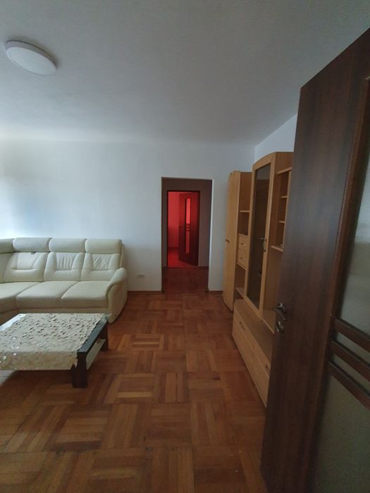 Apartament de închiriat cu 2 camere .Zona podgoria