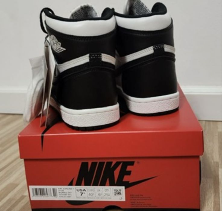 Adidasi Stil Ghetuta Air Jordan Mid 1 (Livrare cu verificare)