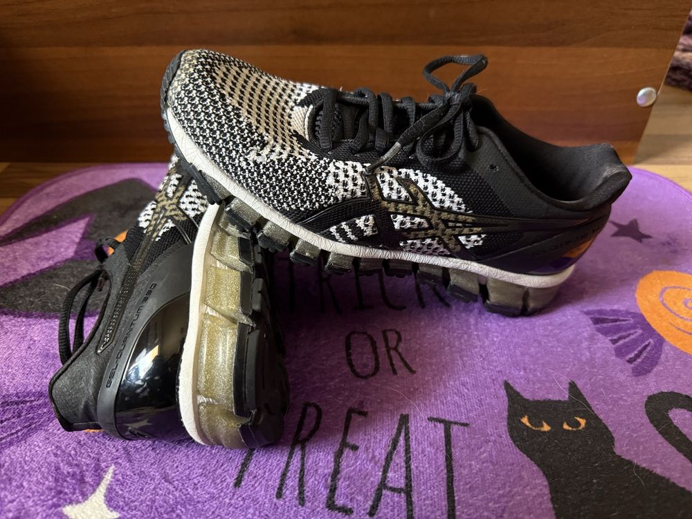 Маратонки Asics без забележки
