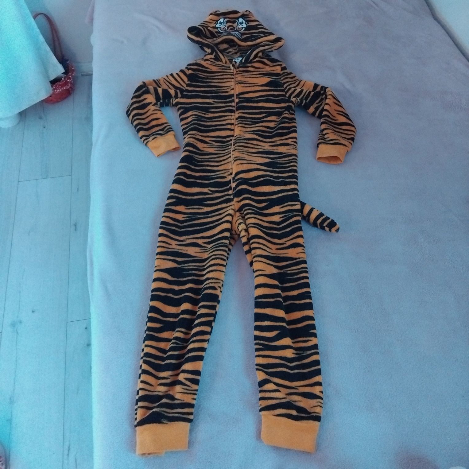 Costum H&M tigru copii