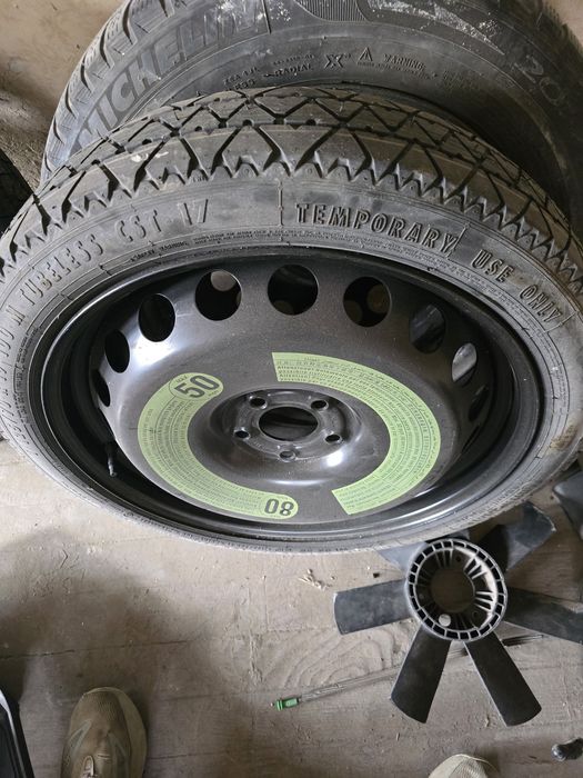 Резервни гуми с джанти и (патерици)