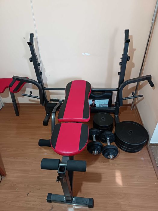 Продавам лежанка с лостове и тежести