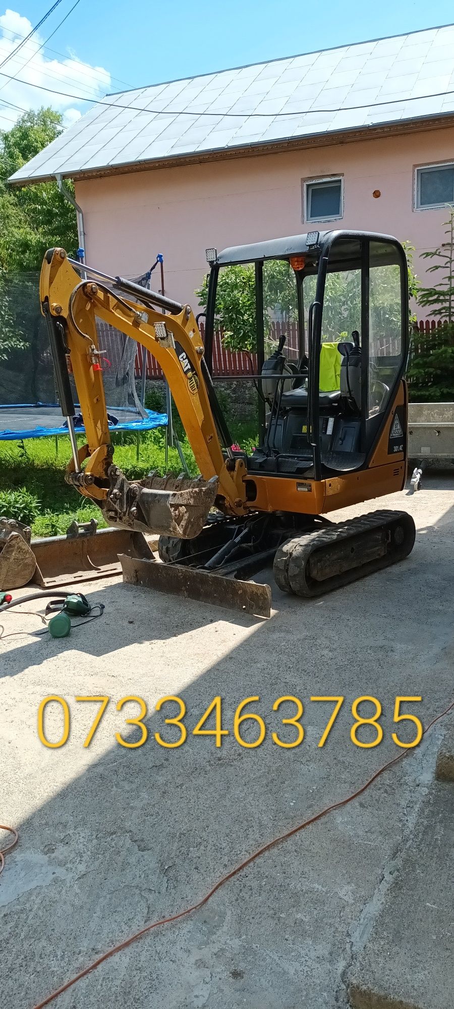 miniexcavator si autobasculanta  ,sorturi balastieră  ,nisip ,pietriș