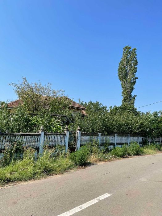 Teren intravilan 2258 mp pe care se afla casa demolabila