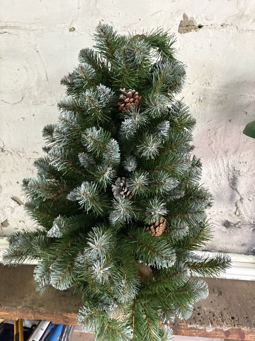 Елка новая.  В наличие. В наличие. Отличная.