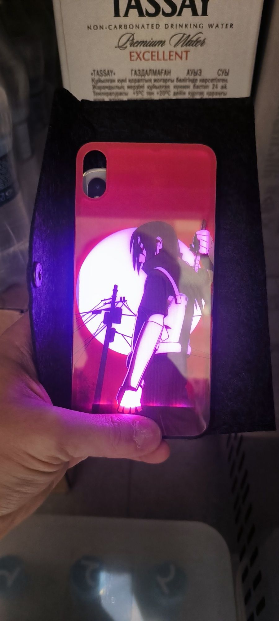 Продается чехол для iPhone XS Max с подсветкой.