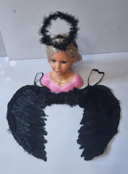 Черные крылья и нимб