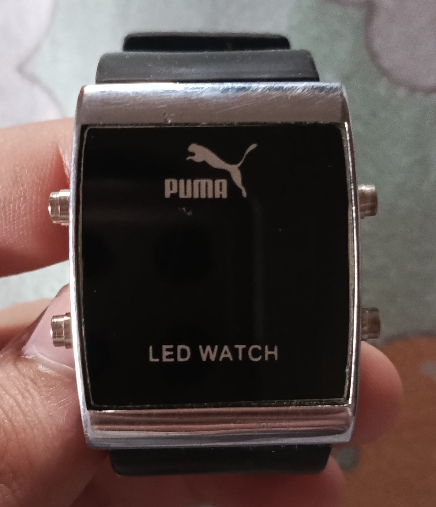 Puma led watch sotiladi